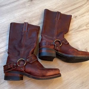 Frye women's Harness Sz 8